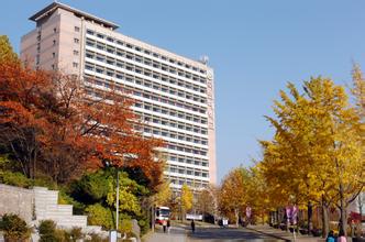 报名山东女子学院韩国留学预科班国民大学定向直申班花多少钱？